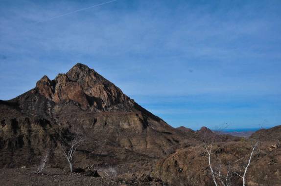 Montanhas desérticas e o Mar de Cortez ao fundo, região de Loreto, na Baja California - México